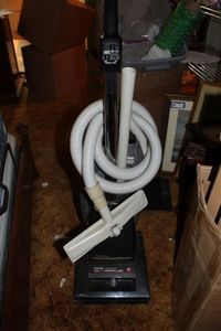 lot 494 image: Vacuum