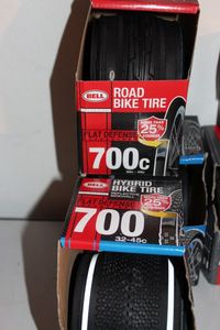 lot 518 image: Repleacement Bike Tires 700