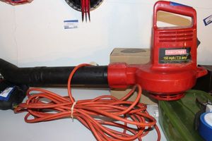 lot 579 image: Craftsman Blower with Cord