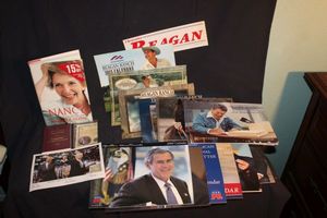 lot 452 image: &nbspPresident Bush and President Regan Memorabilia