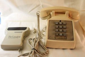 lot 454 image: Vintage Telephone