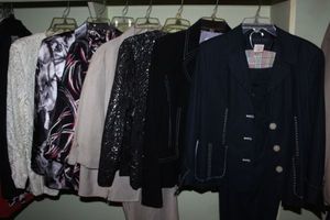 lot 466 image: Womens clothing
