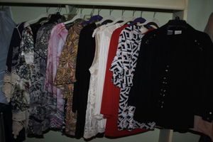 lot 467 image: Womens Clothing
