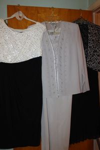 lot 471 image: Womens Formal Dresses