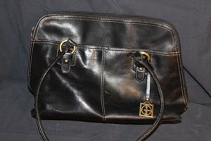 lot 477 image: Womens Purse Giani Bernini