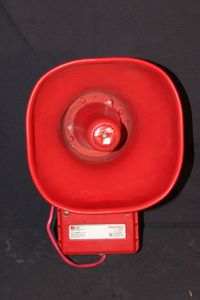 lot 481 image: Vintage Loud speaker