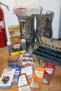 lot 506 image: Hardware and containers