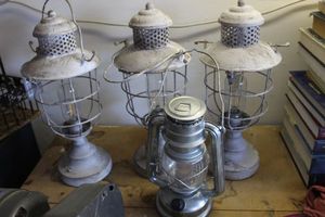lot 566 image: Four Lanterns Battery Powered