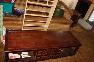 lot 634 image: Vintage Coffee Table and Media Holder