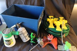 lot 593 image: Gardening Items