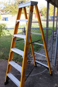 lot 606 image: Husky 6 Foot Ladder NO SHIPPING