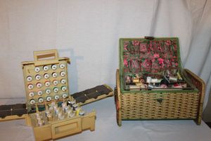 lot 92 image: Vintage Sewing Box and Thread Holder