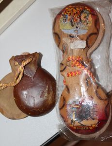 lot 39 image: Vintage Castanets