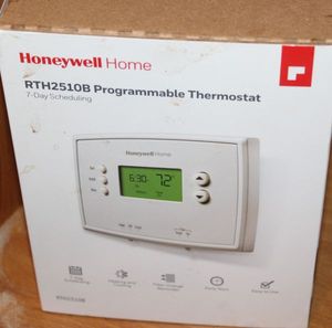 lot 41 image: Honeywell Home RTH2510B Programmable Thermostat