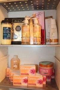 lot 48 image: Womens Bath and Skin Care Products