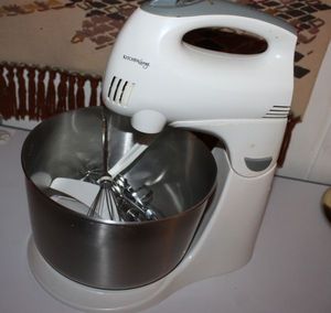 lot 69 image: Kitchen Long Countertop Stand Mixer