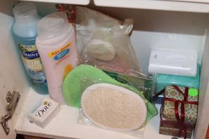 lot 93 image: Bath Products