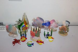 lot 116 image: Fish Themed Doer Pieces, Rose Quartz Fish, Murano Glass fish and more