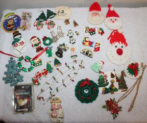lot 121 image: Christmas Fashion Jewelry