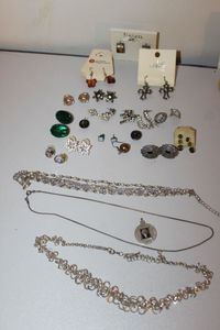 lot 126 image: Fashion Jewelry