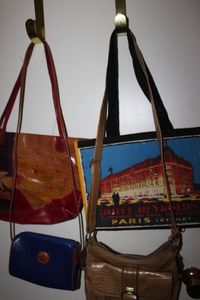 lot 148 image: Fashion purses