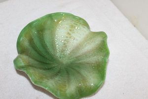 lot 201 image: Vintage Murano Blown Glass Bowl, Lilly Pad