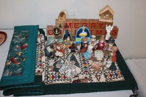 lot 184 image: Christmas Dcor