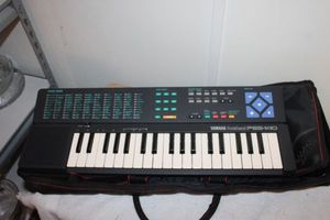 lot 187 image: Yamaha Keyboard