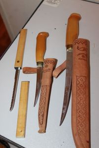 lot 208 image: Filet knives
