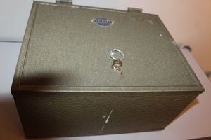 lot 117 image: Floor Safe Very Heavy Bring Help Loading