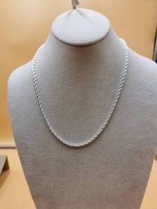 lot 41 image: Silver necklace - marked .925 - jewelry