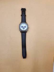 lot 163 image: Nice Kenneth Cole watch