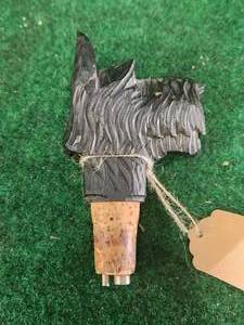 lot 7 image: Vintage Wine stopper - hand carved Scotty Dog head