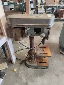 lot 109 image: Duracraft bench drill press