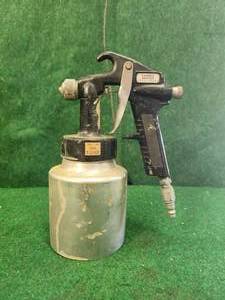lot 175 image: Campbell Hausfeld spray-paint gun
