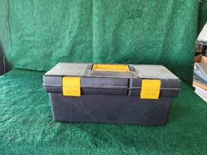 lot 282 image: Toolbox with contents