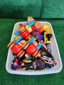 lot 309 image: Smal bin of toys
