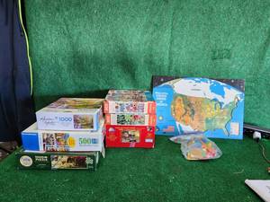 lot 317 image: Selection of puzzles