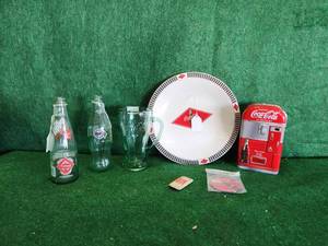 lot 335 image: Coca Cola collectibles