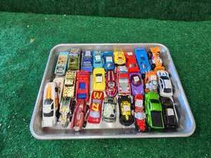 lot 373 image: Selection of Hot wheels, & matchbox cars