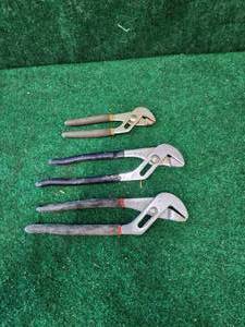 lot 379 image: 3 pairs of channel locks