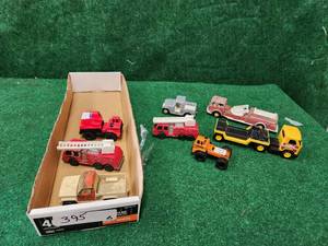 lot 395 image: Selection of vintage toys