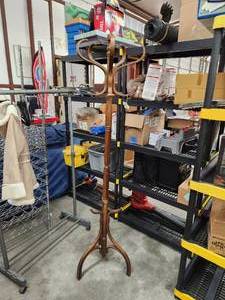 lot 644 image: Wood hall coat rack