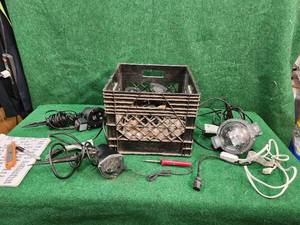 lot 419 image: Crate with decorative Christmas lights