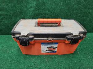 lot 432 image: Toolbox with contents