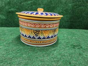 lot 458 image: Lidded container - crafted in Italy