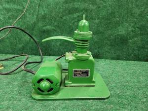 lot 460 image: Vintage Atlas sprayer pump - works