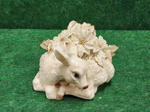 lot 479 image: Deer decor.