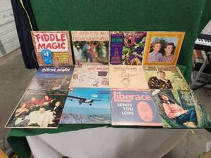 lot 633 image: Selection of vintage records