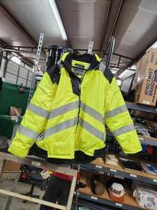 lot 658 image: Portwest high visibility 5xl jacket